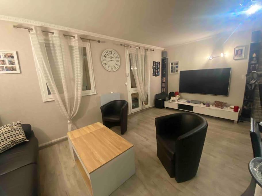 Chez Manu Meuble De Tourisme 2 Etoiles Pour 6 Personnes - 3 Chambres Villeparisis Buitenkant foto