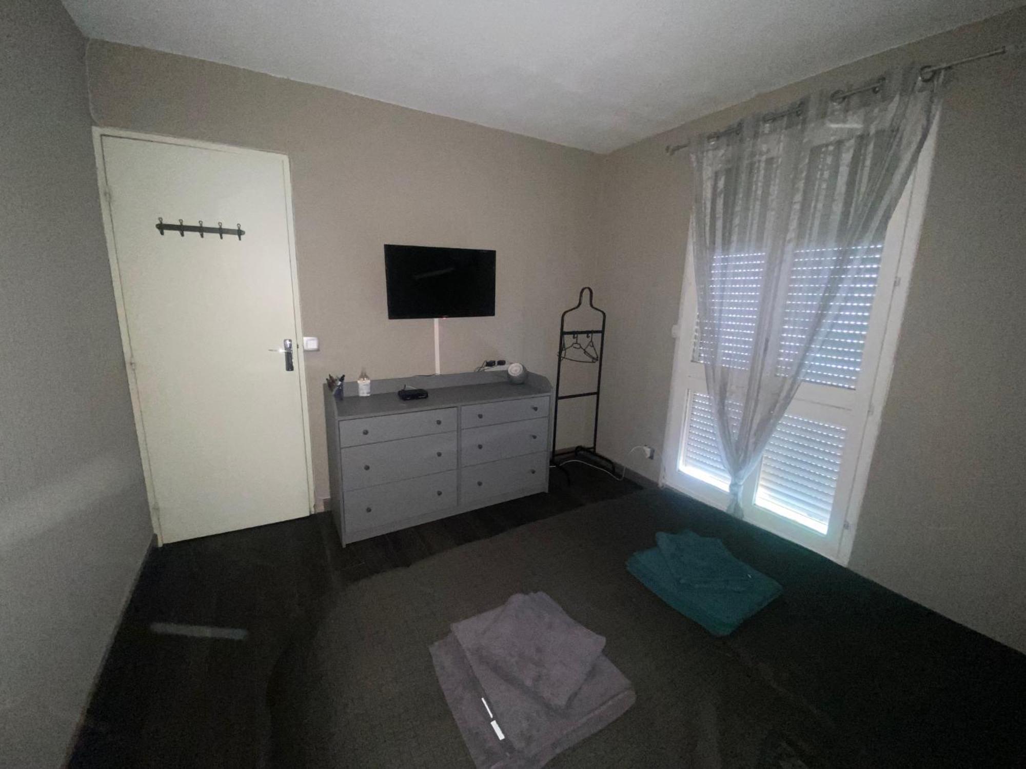 Chez Manu Meuble De Tourisme 2 Etoiles Pour 6 Personnes - 3 Chambres Villeparisis Buitenkant foto